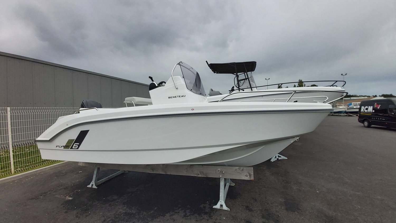 slider 0 Beneteau Flyer 6 SPACEdeck